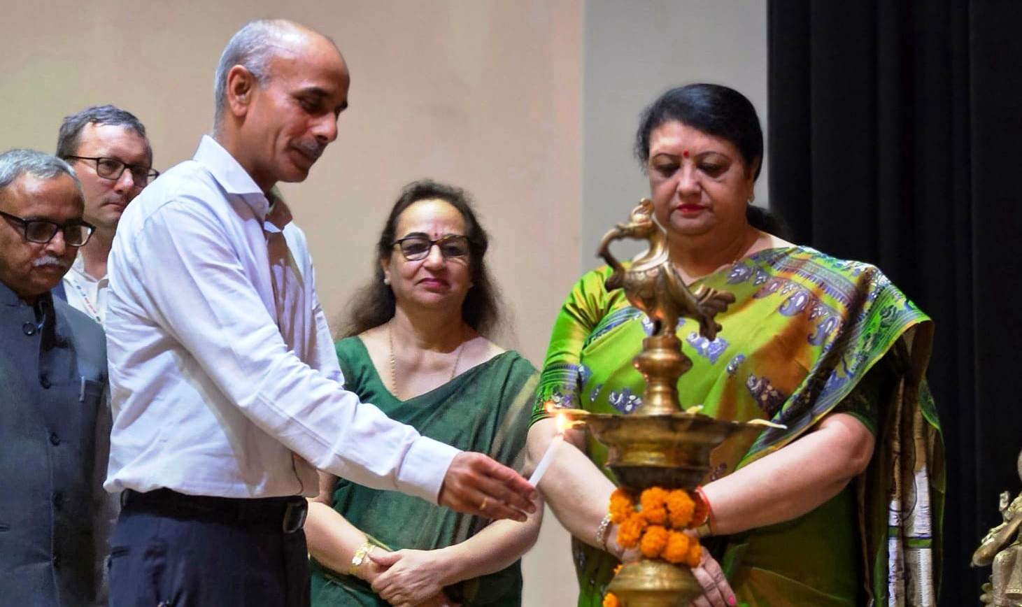 ग्रेटर नोएडा- गौतम बुद्ध विश्वविद्यालय में माइक्रो 2026 अंतरराष्ट्रीय सम्मेलन